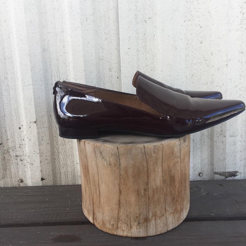 CALVIN KLEIN FLATS! - Picture 3 of 3